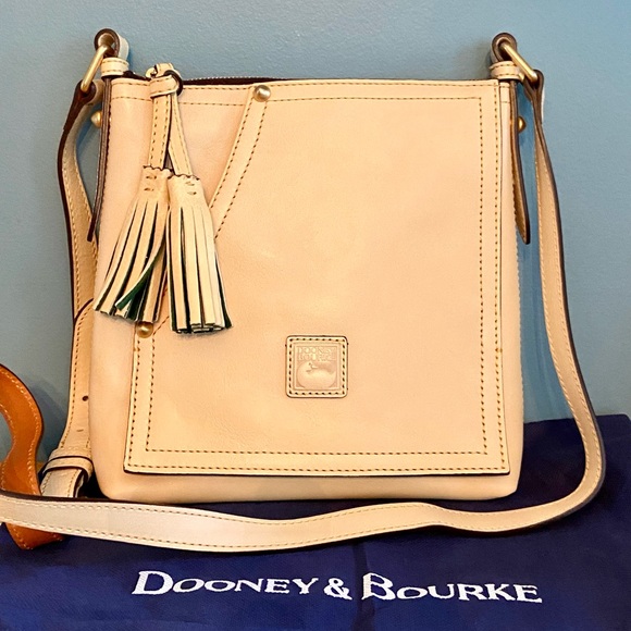 Dooney & Bourke Florentine Leather Huntington Letter Carrier - Picture 1 of 17